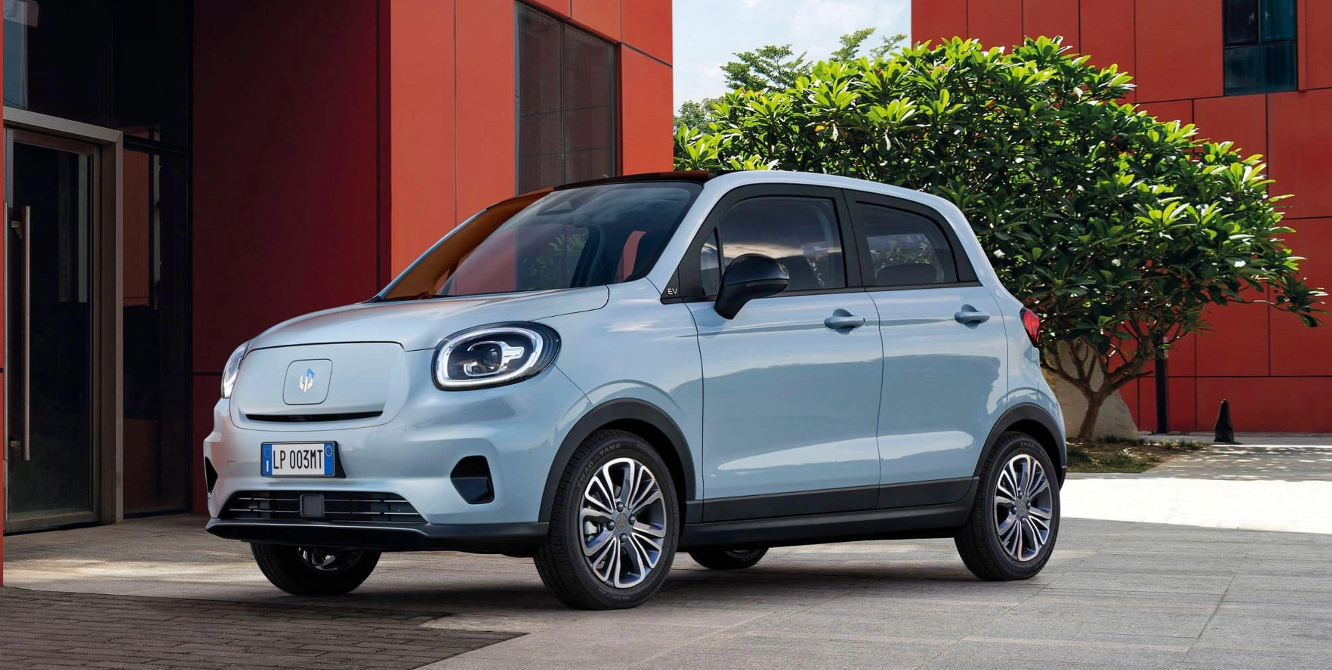 Amplitude listing stock