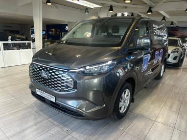 Voir le détail de l'offre de cette FORD Transit Custom Fg 320 L1H1 Electrique 160 kW 218ch Limited de 2025 en vente à partir de 47 990 € 