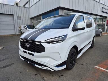 Voir le détail de l'offre de cette FORD Transit Custom Fg 320 L1H1 2.5 Duratec 232ch Hybride recheargeable Cabine Approfondie Sport CVT de 2025 en vente à partir de 51 999 € 